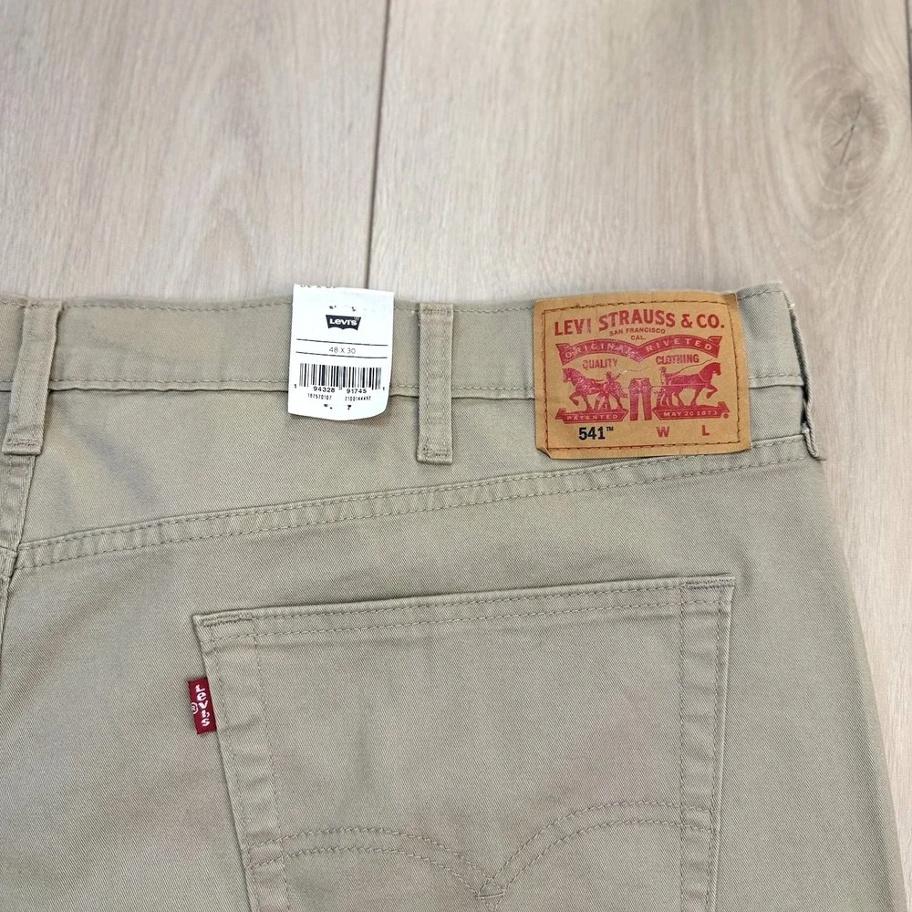 Levi's 541 Athletic Taper Pants Mens 48x30 Khaki Stretch All Seasons Tech NWT‎